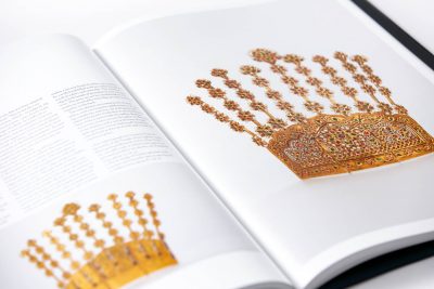 Gems and Jewels of Mughal India Jewelled and enamelled objects from the 16th to 20th centuries - Image 2