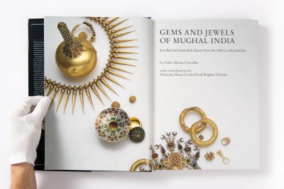 Gems and Jewels of Mughal India Jewelled and enamelled objects from the 16th to 20th centuries - Image 4