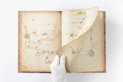 The Khalili Portolan Atlas Facsimile edition with text: Piri Reis and Turkish mapmaking after Columbus - Image 12
